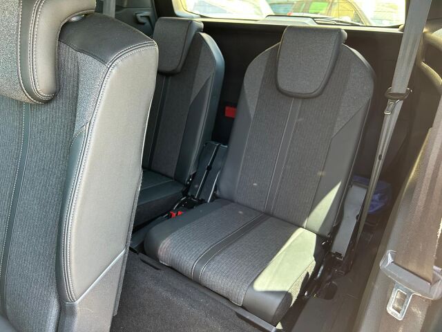 PEUGEOT 5008 GT LINE 1.5 BLUE HDI AUTO SPANISH LHD IN SPAIN 80K 7 SEATS SUPERB 2019